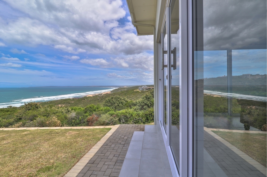 4 Bedroom Property for Sale in Moquini Coastal Estate Western Cape